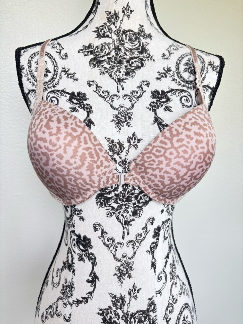 Izod Leopard Print Lace Trim Bra in Taupe 36B Underwire EUC - Picture 5 of 13